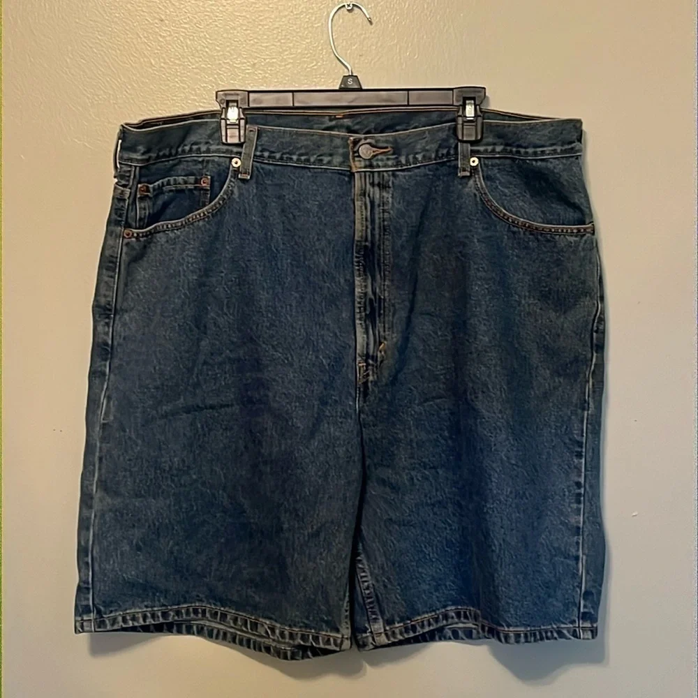 Levis Men’s 550 Jean Shorts Relaxed Waist Size 44 New with tags